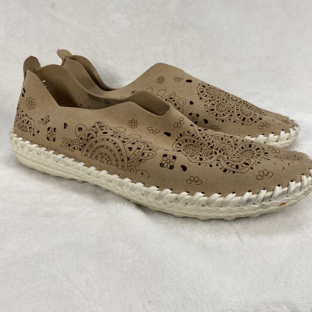 Bernie Mev Women's, TWO9 Slip ON Comfort Leather Taupe Shoes Size 38 US 7.5
